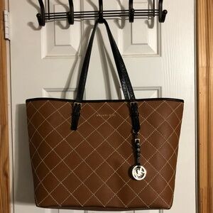 Michael Kors Jet Set Travel Tote Bag